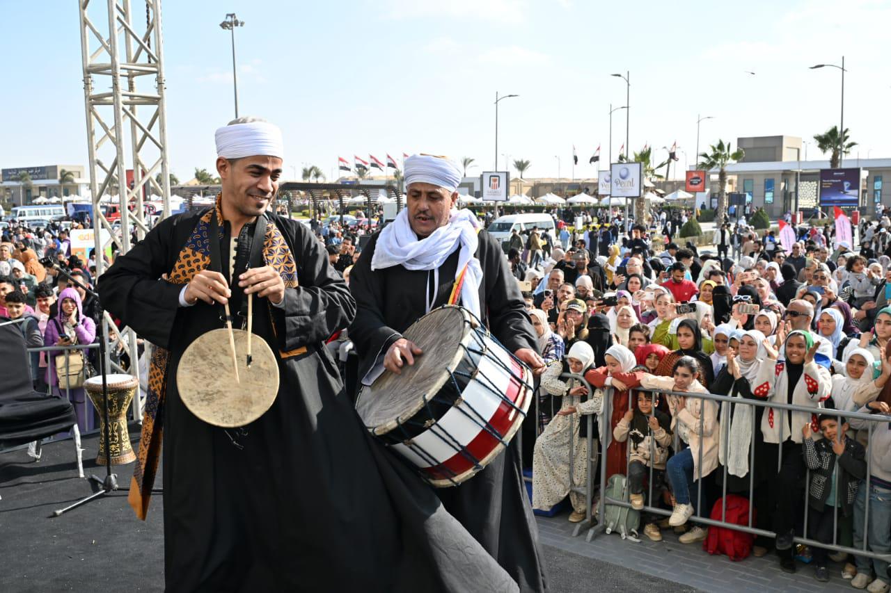 بالموسيقى وأغاني النيل.. قصور الثقافة تواصل مشاركتها المميزة بمعرض الكتاب 